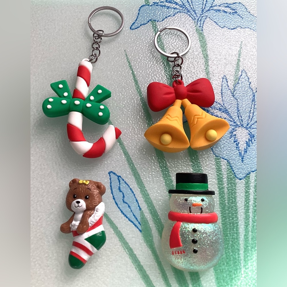 Christmas 2 kid’s brooches and 2 key holders for back packs.